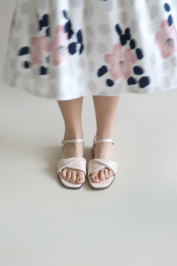 Elsie Overlapping Sandals (Seashell) - Our Daily Avenue