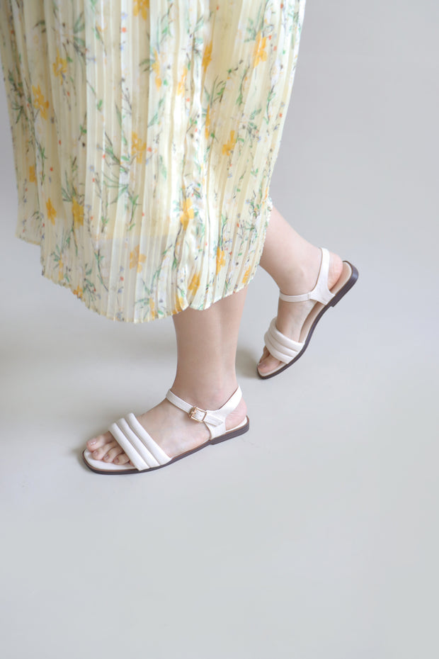 Ava Puffy Sandals (Ivory) - Our Daily Avenue