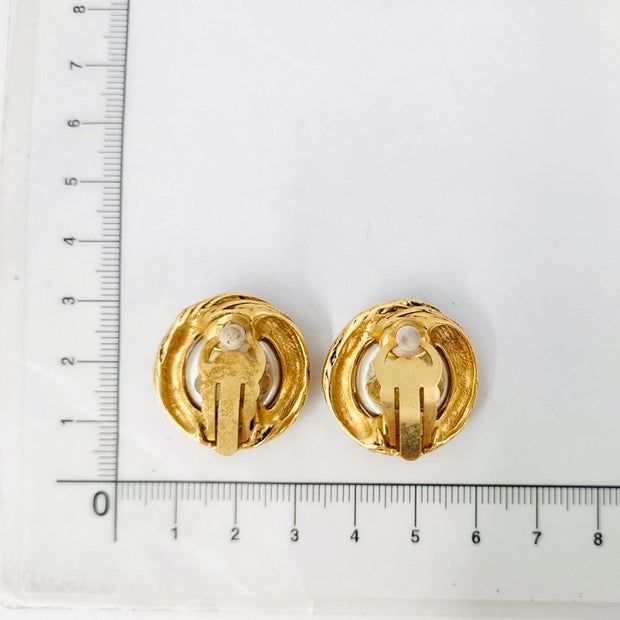 Vintage Chanel 94A cc logo and pearl gold clip on earrings