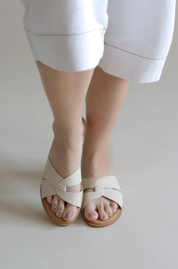 [Exclusive] Fae Interlocking Sliders (Light Beige) - Our Daily Avenue