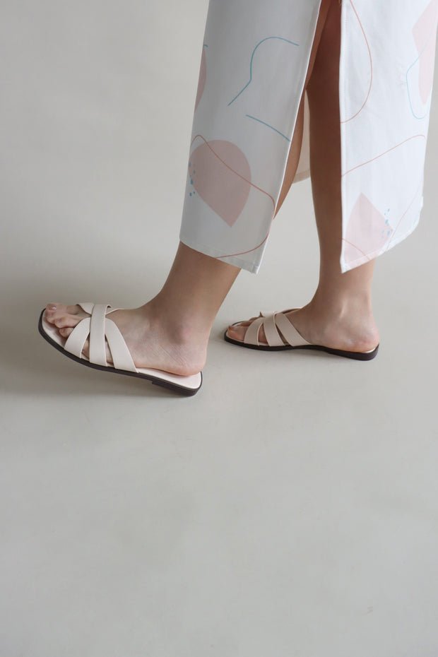 Reyna Interlaced Sliders (Seashell) - Our Daily Avenue
