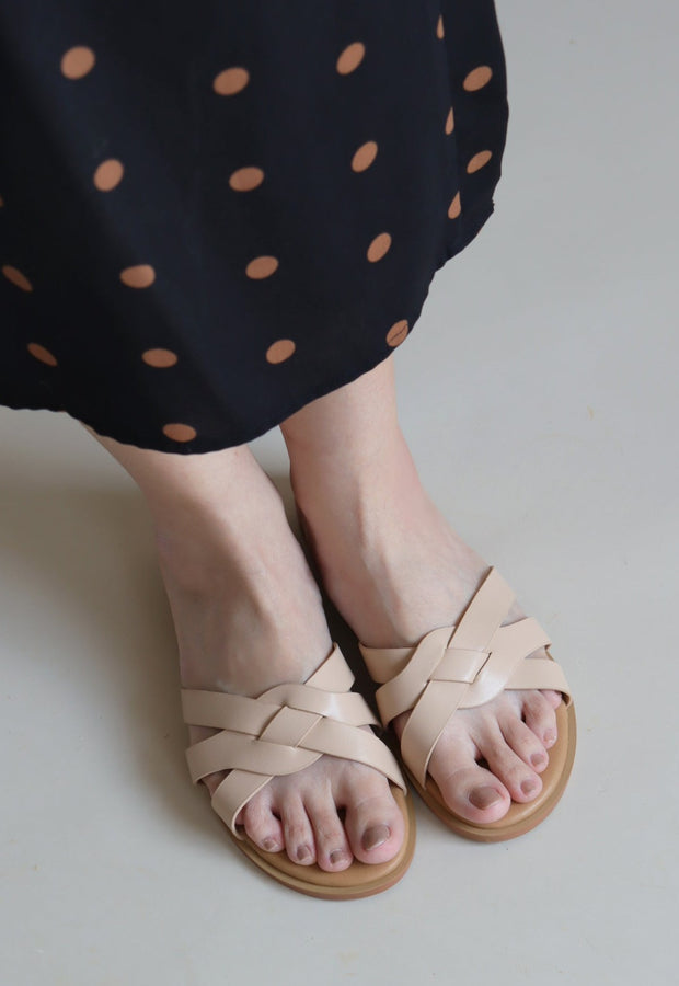 [Exclusive] Lena Intertwining Sliders (Shell) - Our Daily Avenue