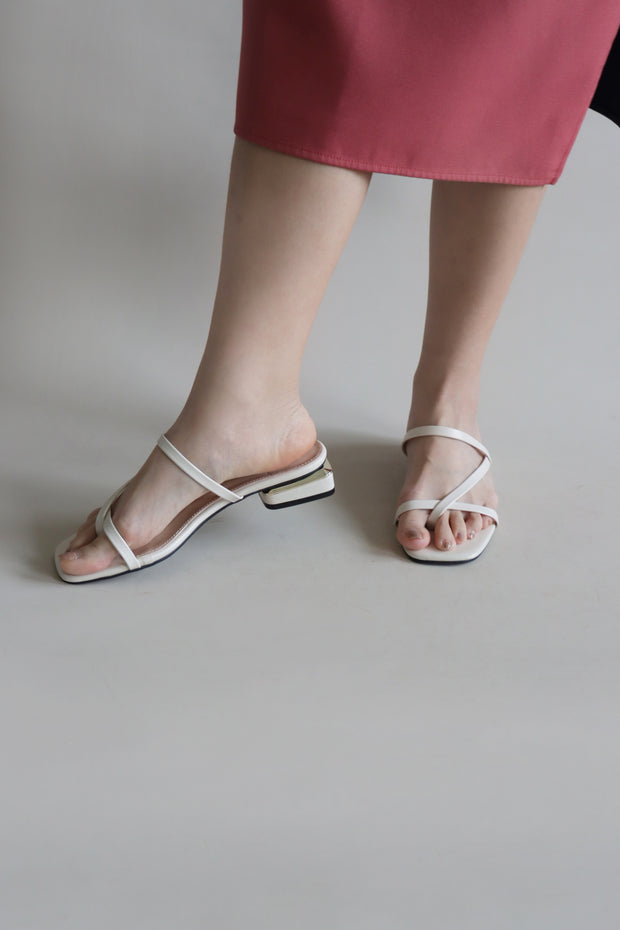 Oaklee Diagonal Sandals (Ivory) - Our Daily Avenue