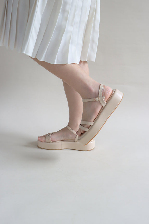 Tori Flatform Sandals (Toffee) - Our Daily Avenue