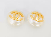 Vintage Chanel cc logo and pearl gold clip on earrings