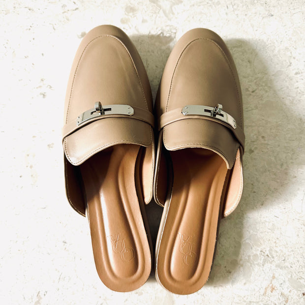 Frame Lock Mules Loafer (Taupe Brown)