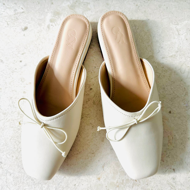 Cove Ribbon Bow Mule (Ivory White)