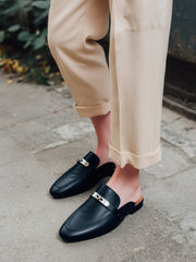 Frame Lock Mules Loafer (Black)